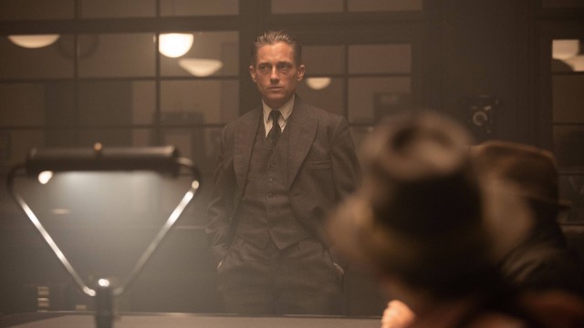 Click to watch 'Episode 38' (popup) Babylon Berlin